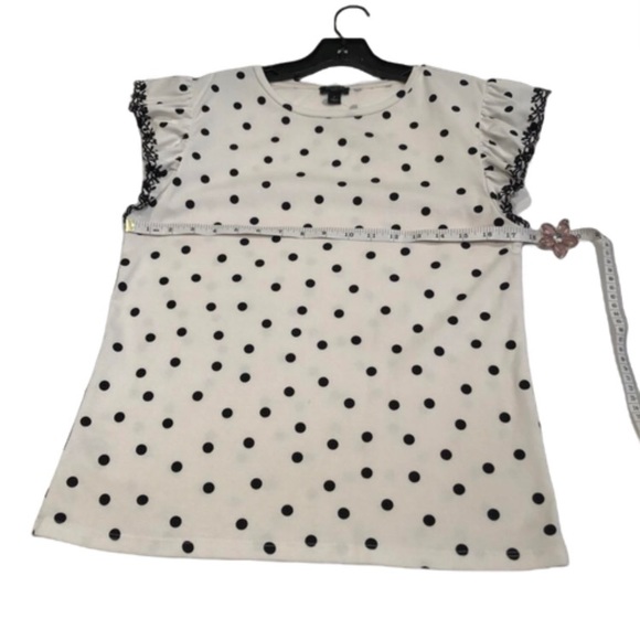 ⭐️$35 for 2⭐️ Ann Taylor Polka Dot with Embroidered Flutter Sleeve Top US LP - Picture 6 of 9
